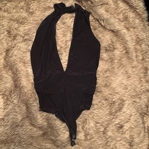 Choker, low-cut bodysuit